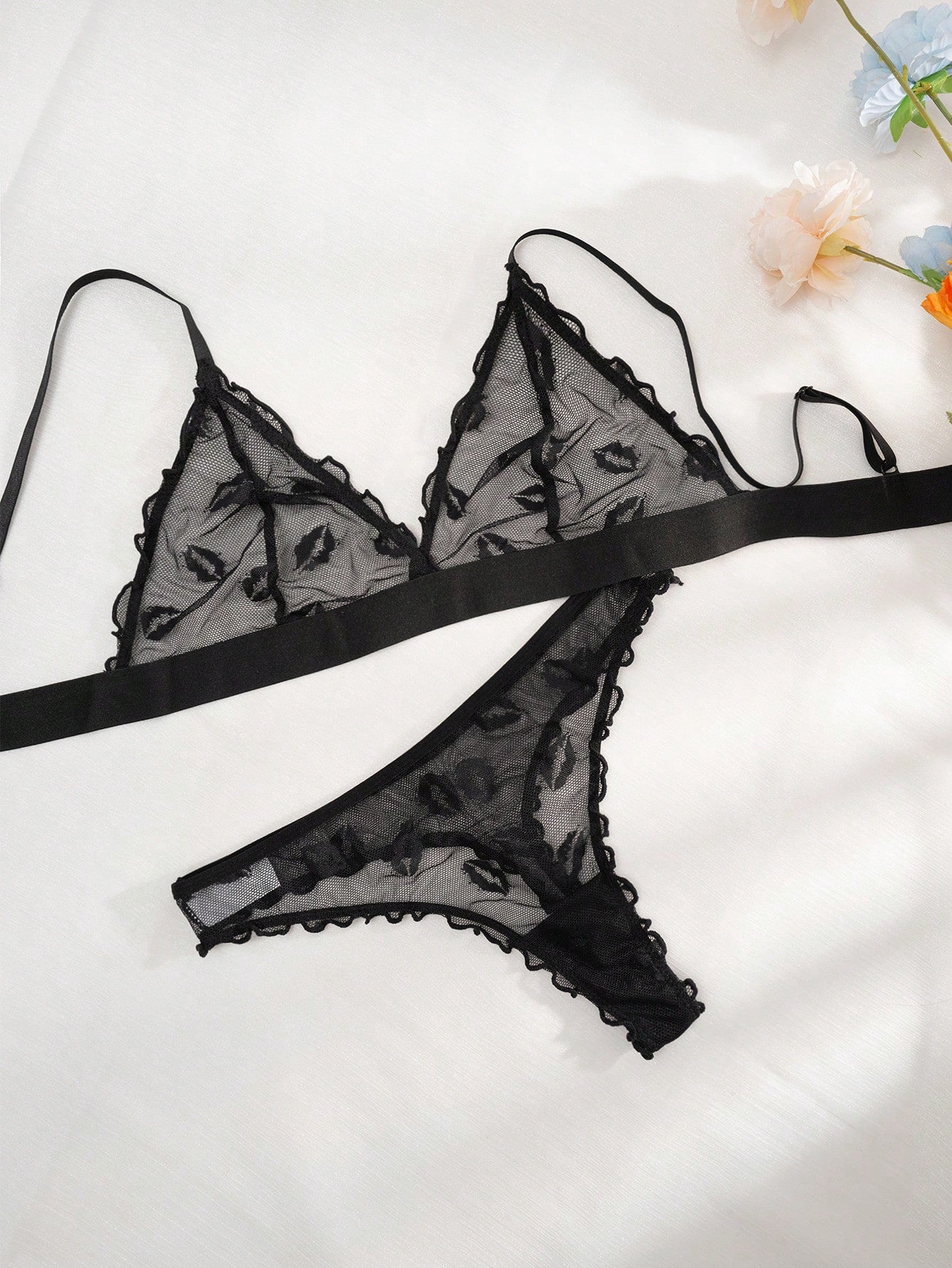 Breathable Lip Pattern Mesh Triangle Cup Bra And Thong Set Wireless Lingerie