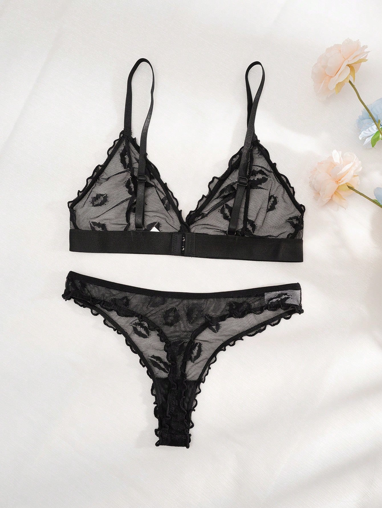 Breathable Lip Pattern Mesh Triangle Cup Bra And Thong Set Wireless Lingerie