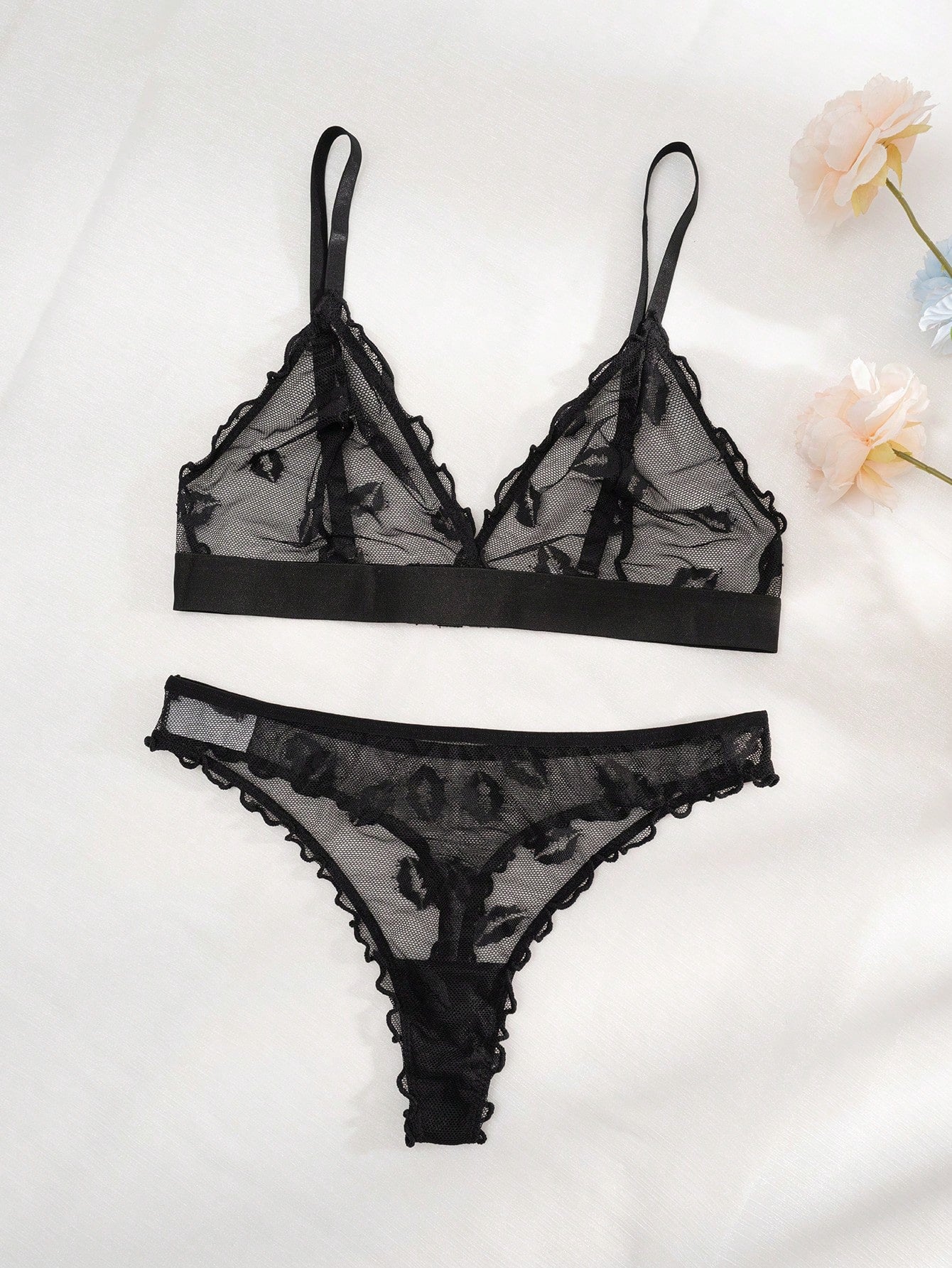 Breathable Lip Pattern Mesh Triangle Cup Bra And Thong Set Wireless Lingerie