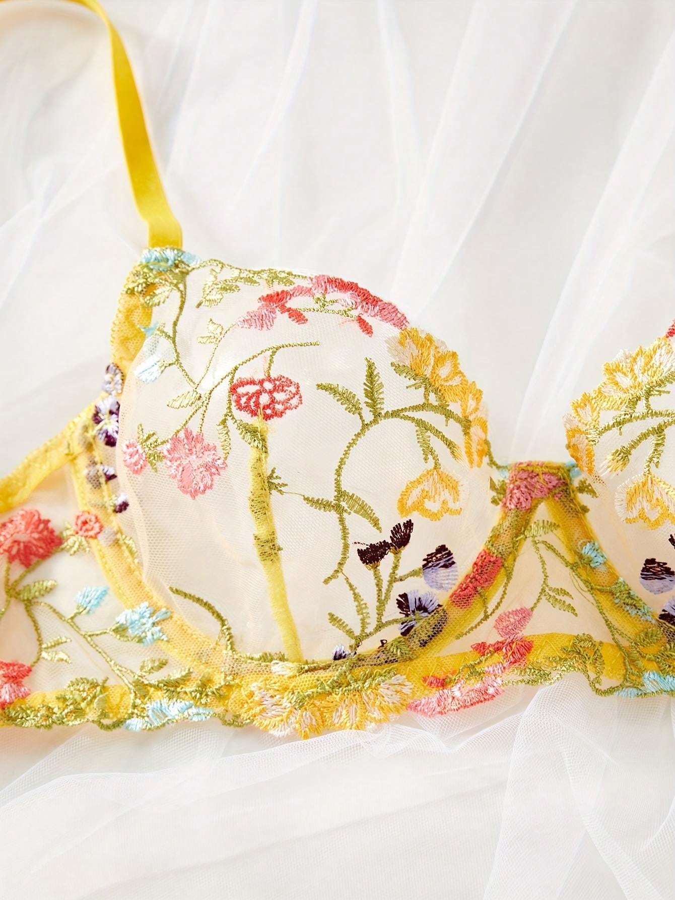 Kawaii Style Dream 2pcs/Set Women Floral Embroidered Sheer Lingerie Set, Sexy Intimate Apparel For Valentine's Day, Honeymoon Ultra-Thin Bra
