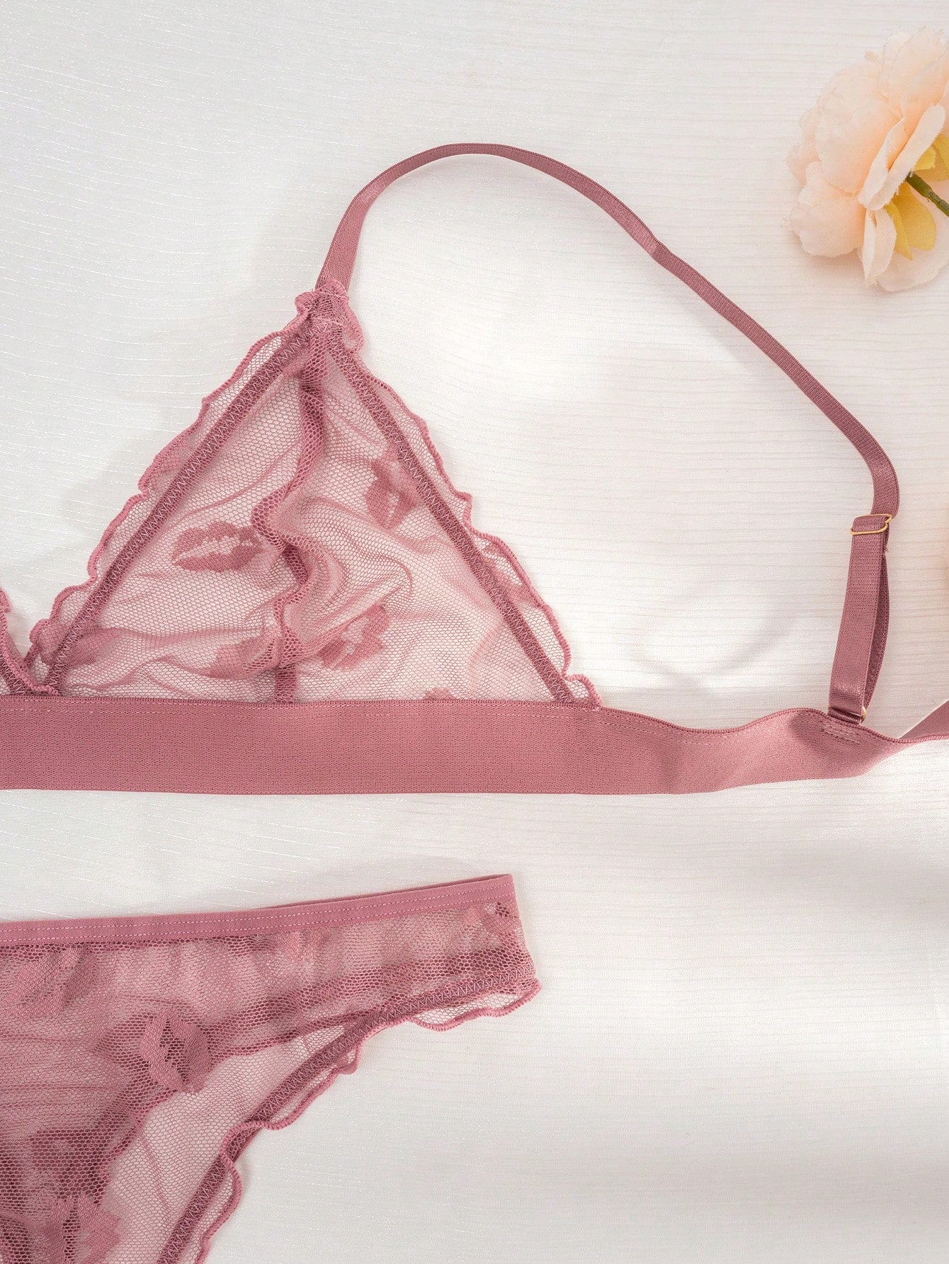 Breathable Lip Pattern Mesh Triangle Cup Bra And Thong Set Wireless Lingerie