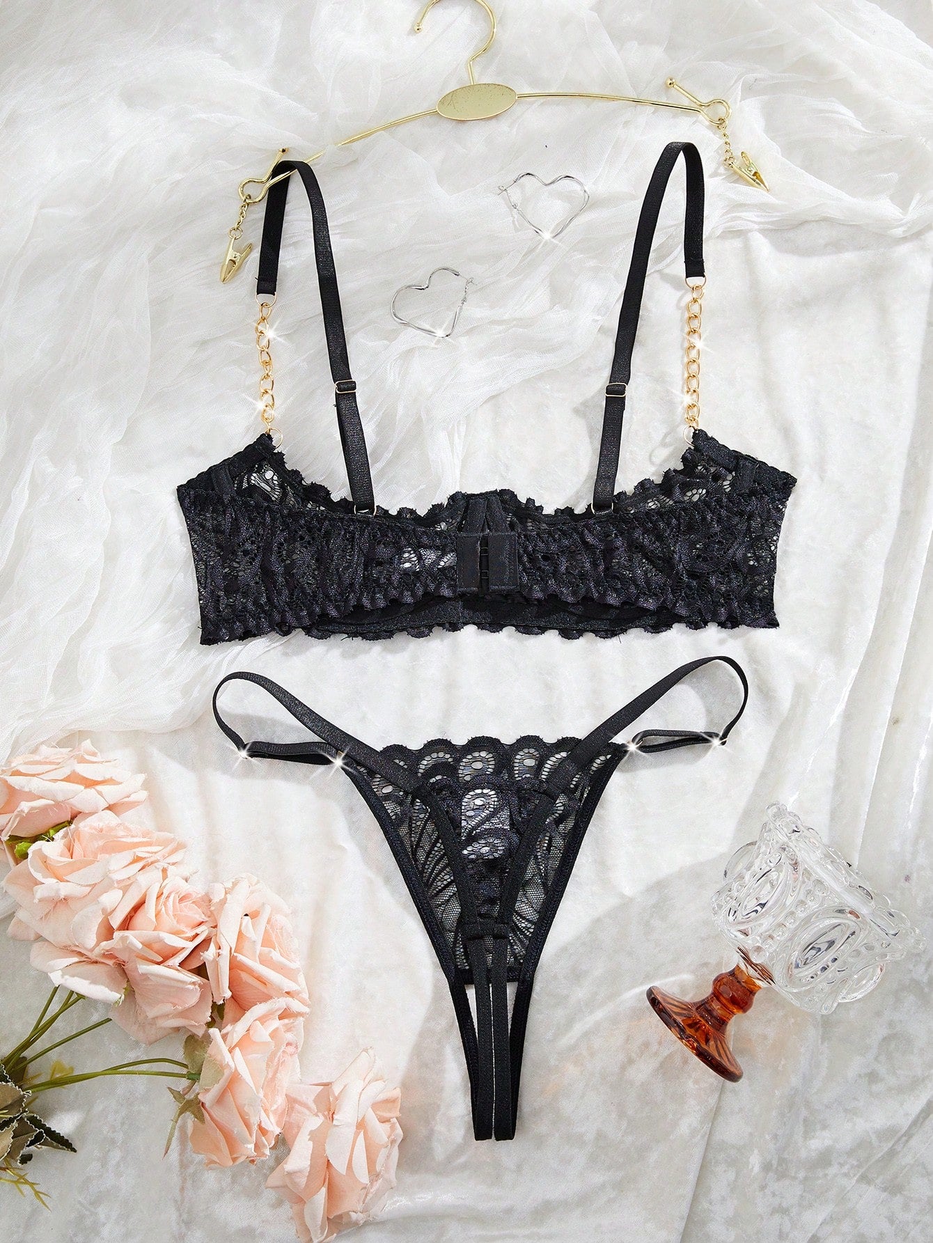 Sexy Women's Lace Underwire Bra With Decor Lingerie Set