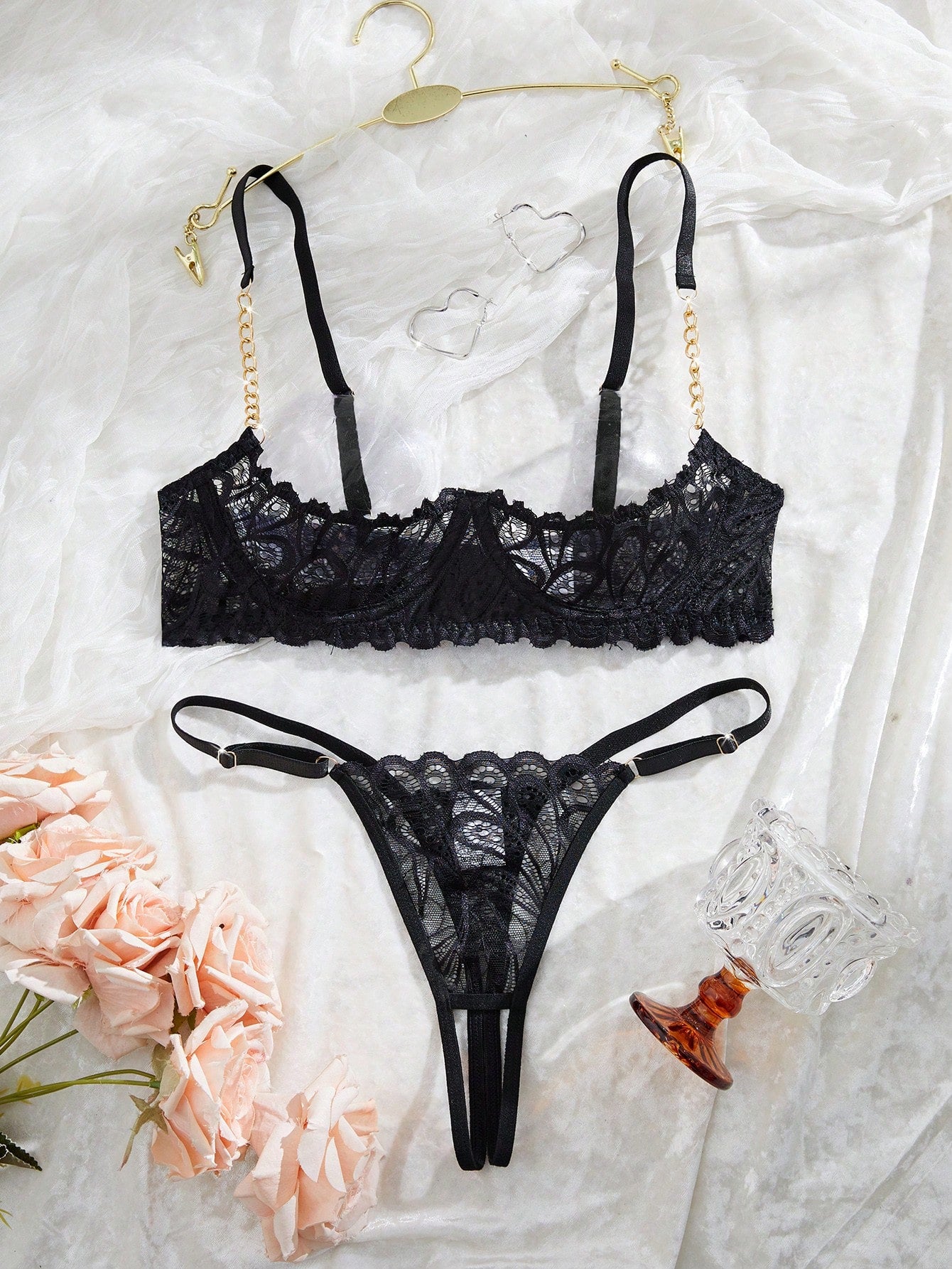 Sexy Women's Lace Underwire Bra With Decor Lingerie Set