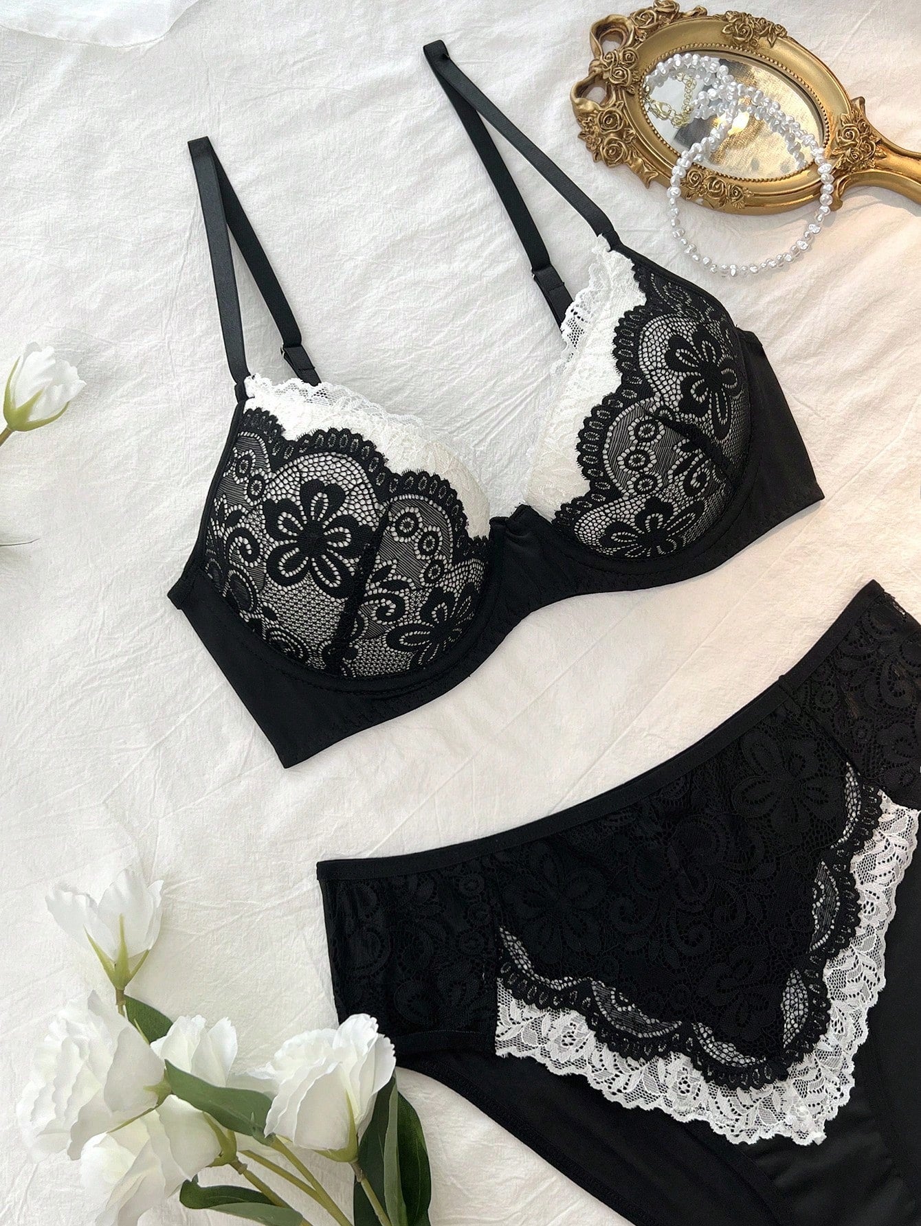 FairyFlirt Contrast Lace Bra & Panty Underwear Set Lingerie Set Cozy And Elegant Details