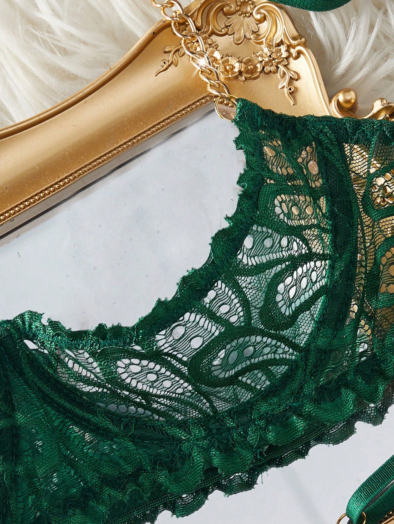 Sexy Women's Lace Underwire Bra With Decor Lingerie Set