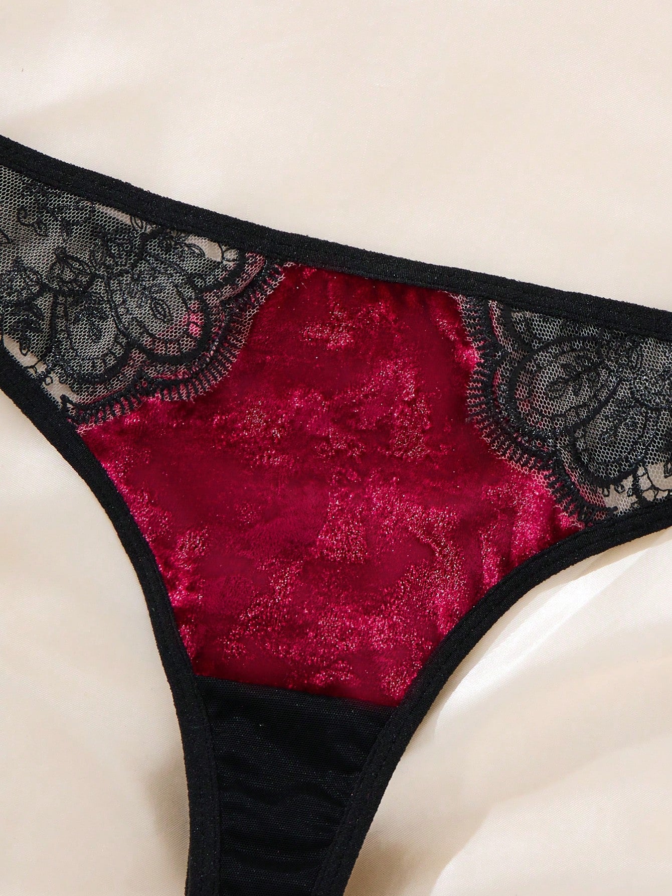 Kawaii EverydayBra 1 Set Of 2-Piece Women's Black And Burgundy Velvet Embroidered Lace Hem Underwear Set, Adjustable Shoulder Straps, Daily Bra And Panty Underwear Lingerie Set, Daily Home Christmas And Halloween Party Gifts