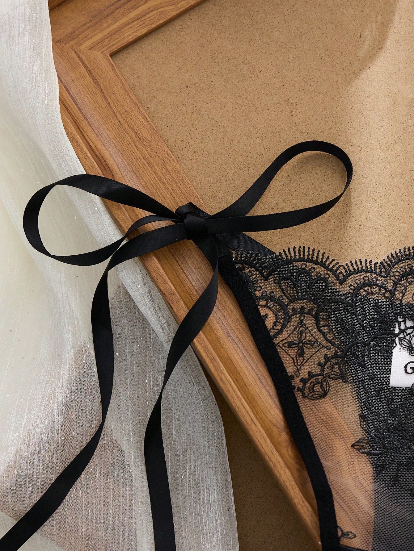 Goth EverydayBra 2pcs Women Embroidered Lace Lingerie Set, Sheer Heart-Shaped Bra And Bow Accent Panty, Comfortable Homewear Set