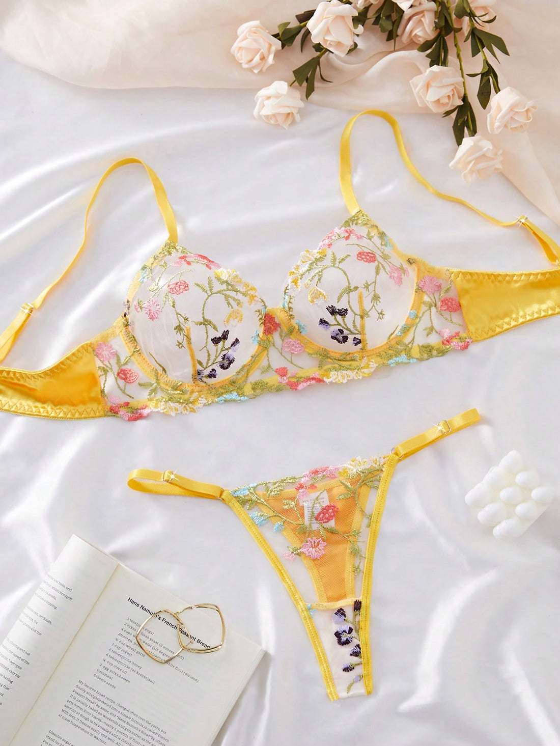 Kawaii Style Dream 2pcs/Set Women Floral Embroidered Sheer Lingerie Set, Sexy Intimate Apparel For Valentine's Day, Honeymoon Ultra-Thin Bra