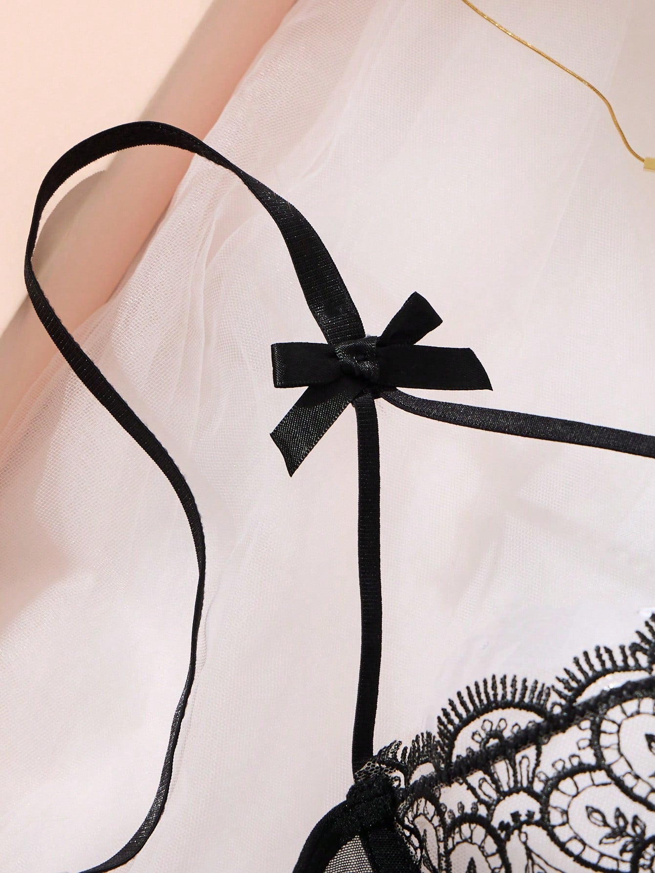 Goth 1 Sets Of 3 Pieces Women's Embroidered Floral Bow Bra Set, Sexy And Playful Lingerie And Underwear Two Pieces Set