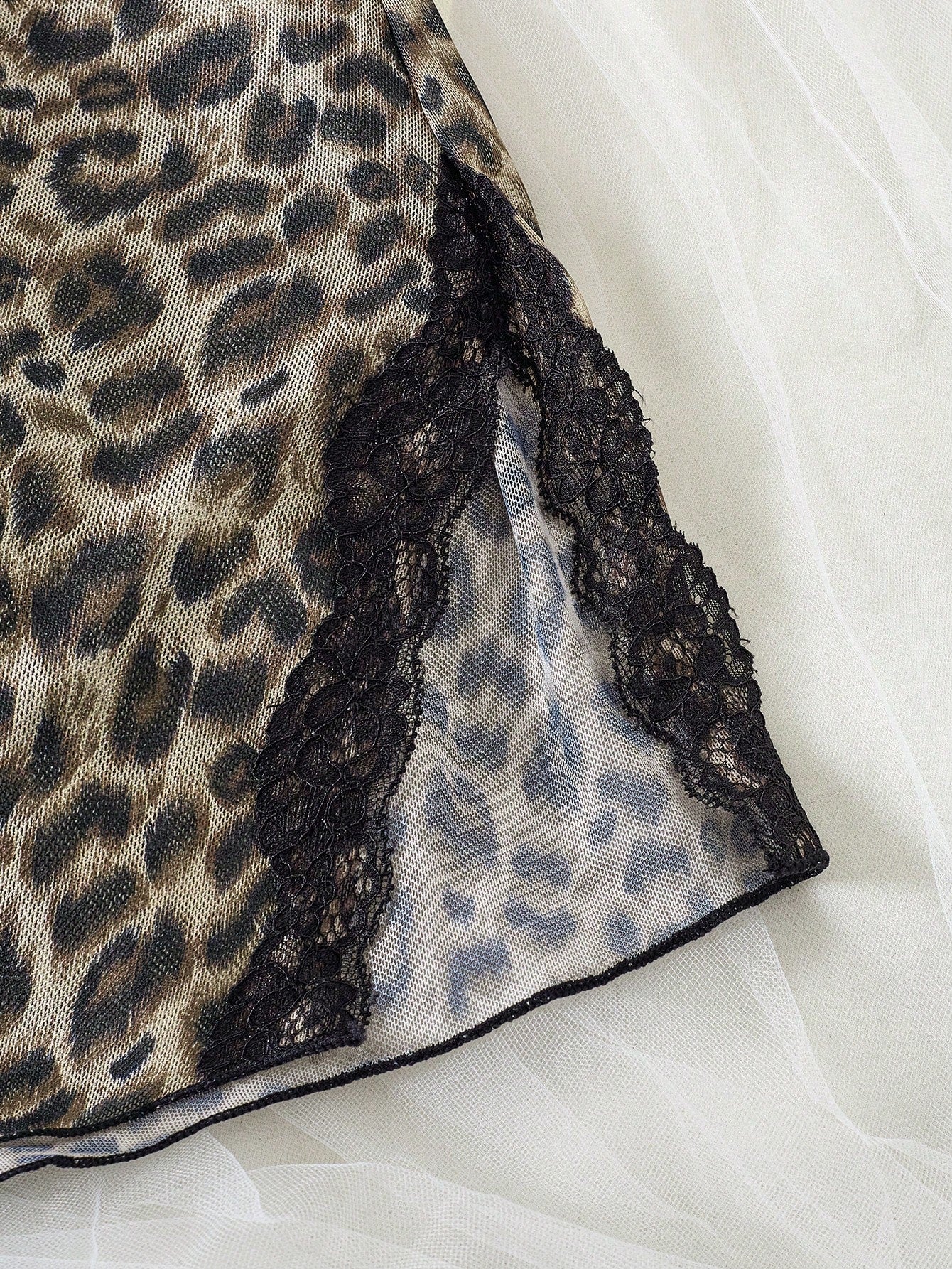 2pcs/Set Women's Leopard Print Sexy Lace Patchwork Backless Sheer V-Neck Babydoll Nightgown With Side Slit And Wild Thong Exotic Romantic Lingerie