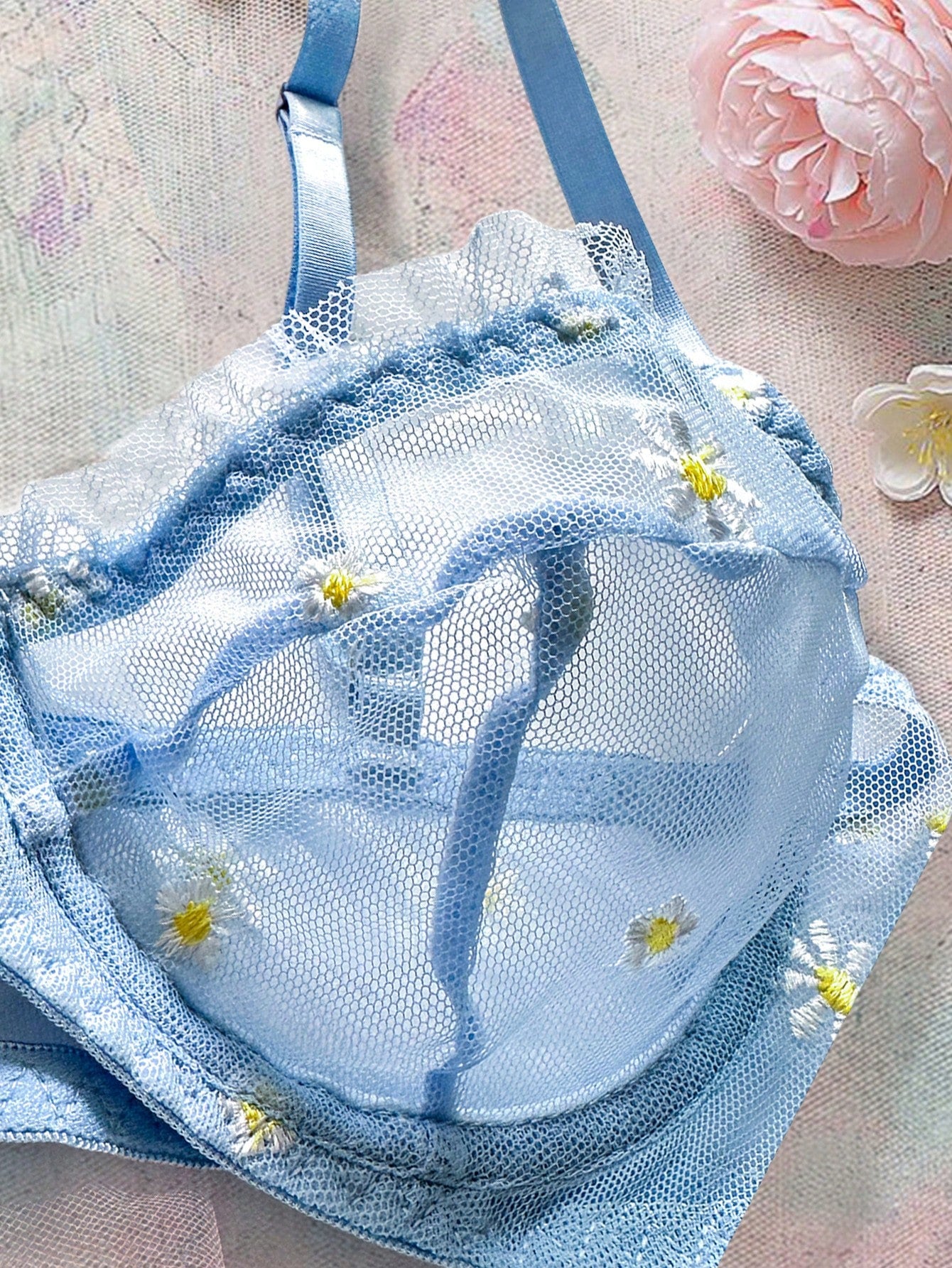 2pcs Plus Size Romantic Embroidery Wire Bra Lingerie Set, Lift