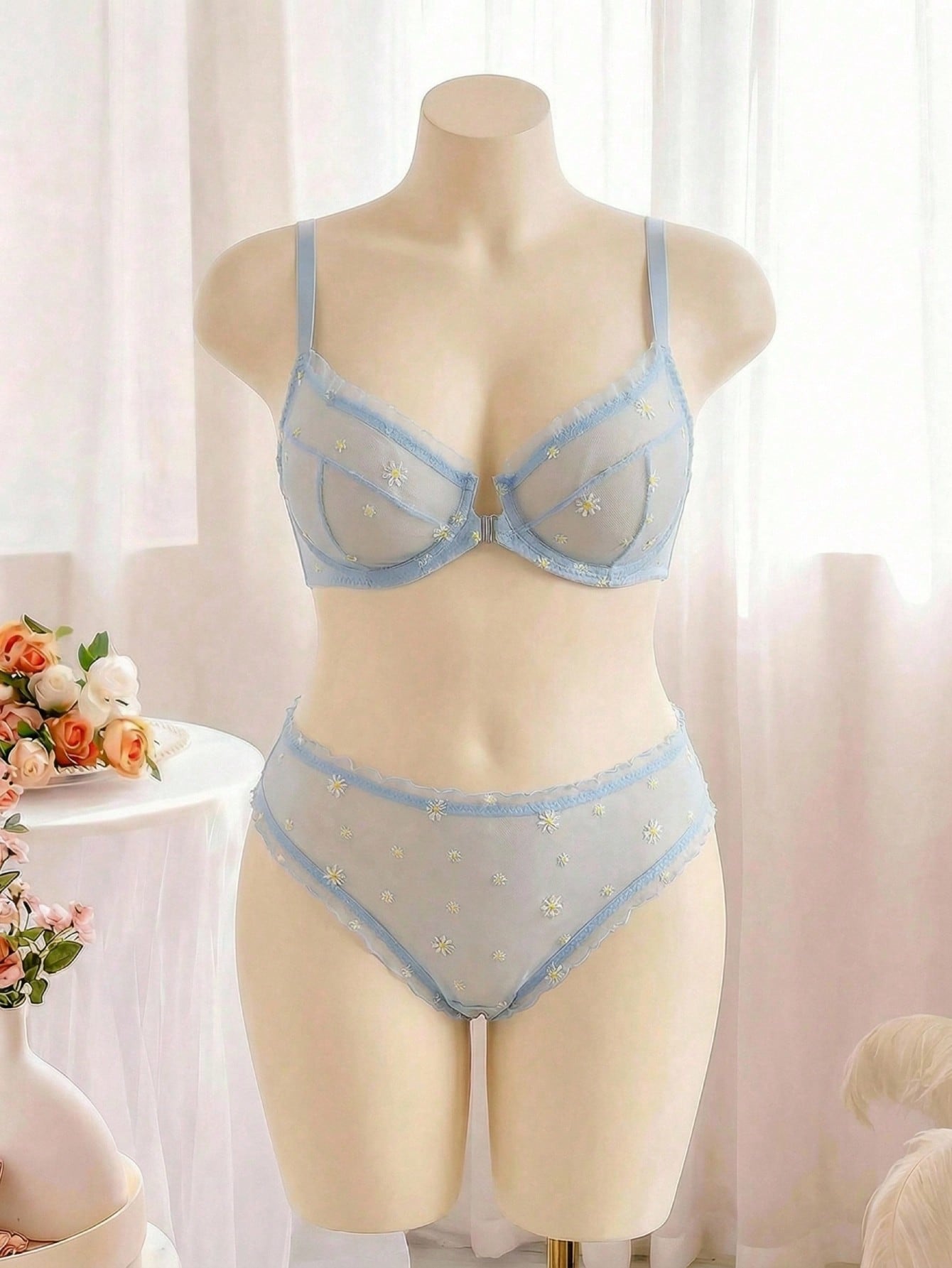 2pcs Plus Size Romantic Embroidery Wire Bra Lingerie Set, Lift