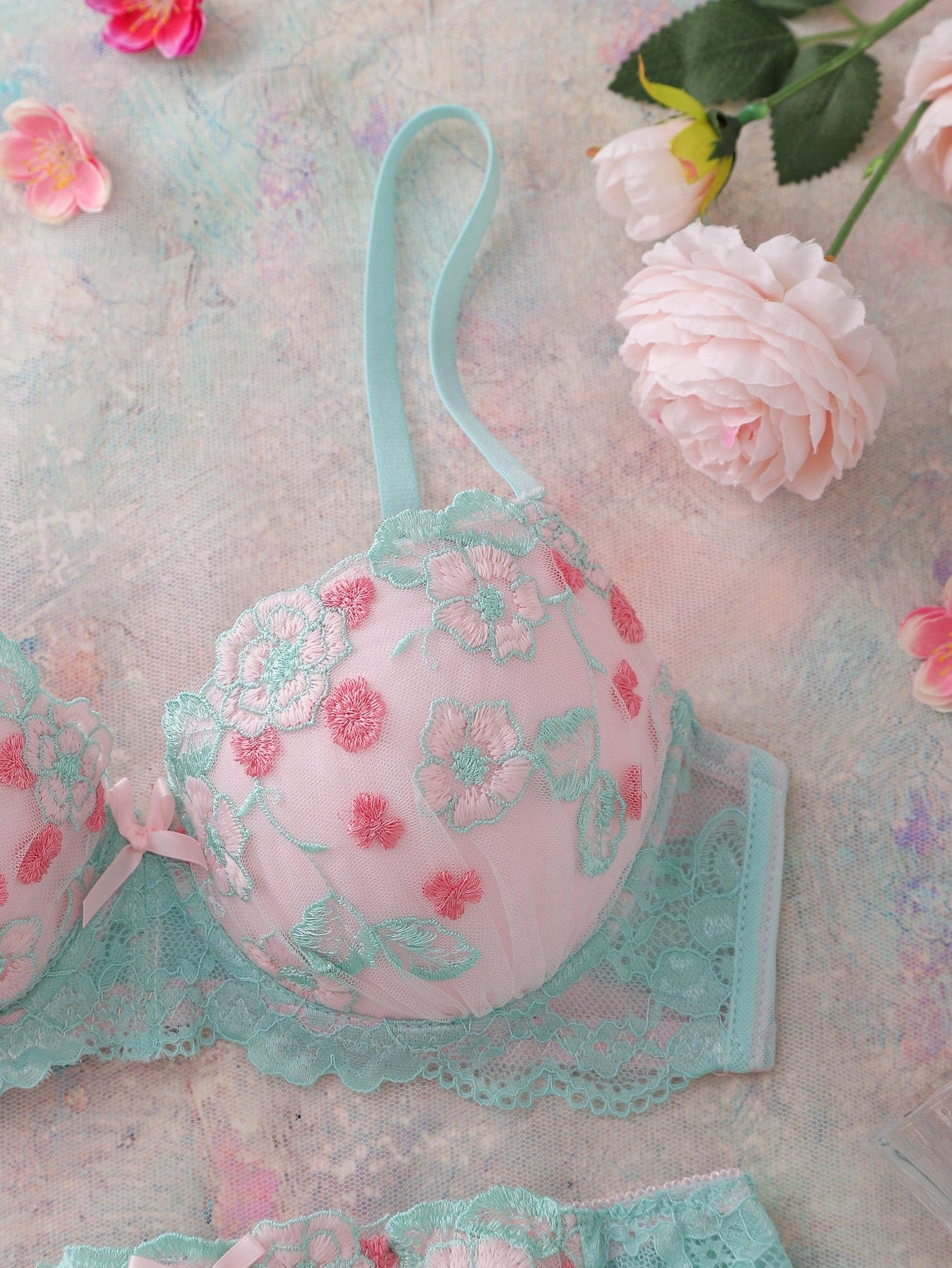 2pcs Mint Green Underwire Bra Set, High Support, Lift & Cleavage, Floral Embroidery, Push-Up Comfy Balconette Bra Lingerie Set
