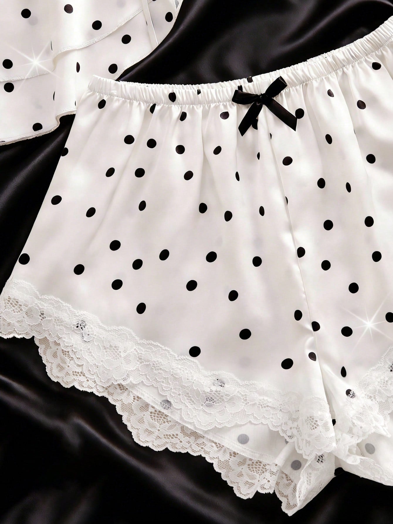2pcs Women's Pajama Set, Lace V-Neck Halter Top With Lace Patchwork Shorts, Bowknot Waist Decoration, Comfortable Soft Cute Women's Loungewear