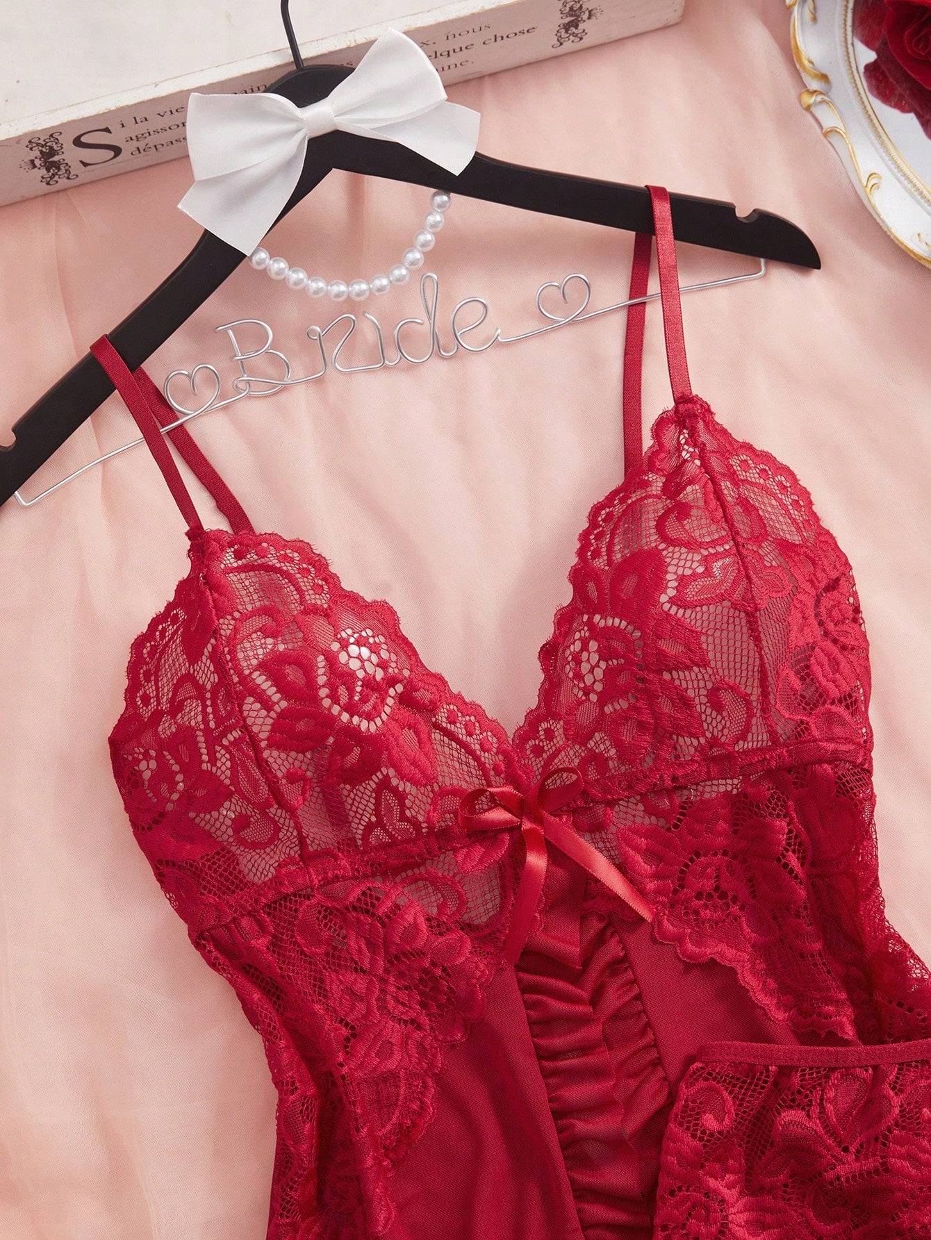 2pcs/Set Women's Sexy V-Neck Lace Camisole Nightgown, Suitable For Home Wear [Chest Floral Pattern & Front Panel Placement Random]