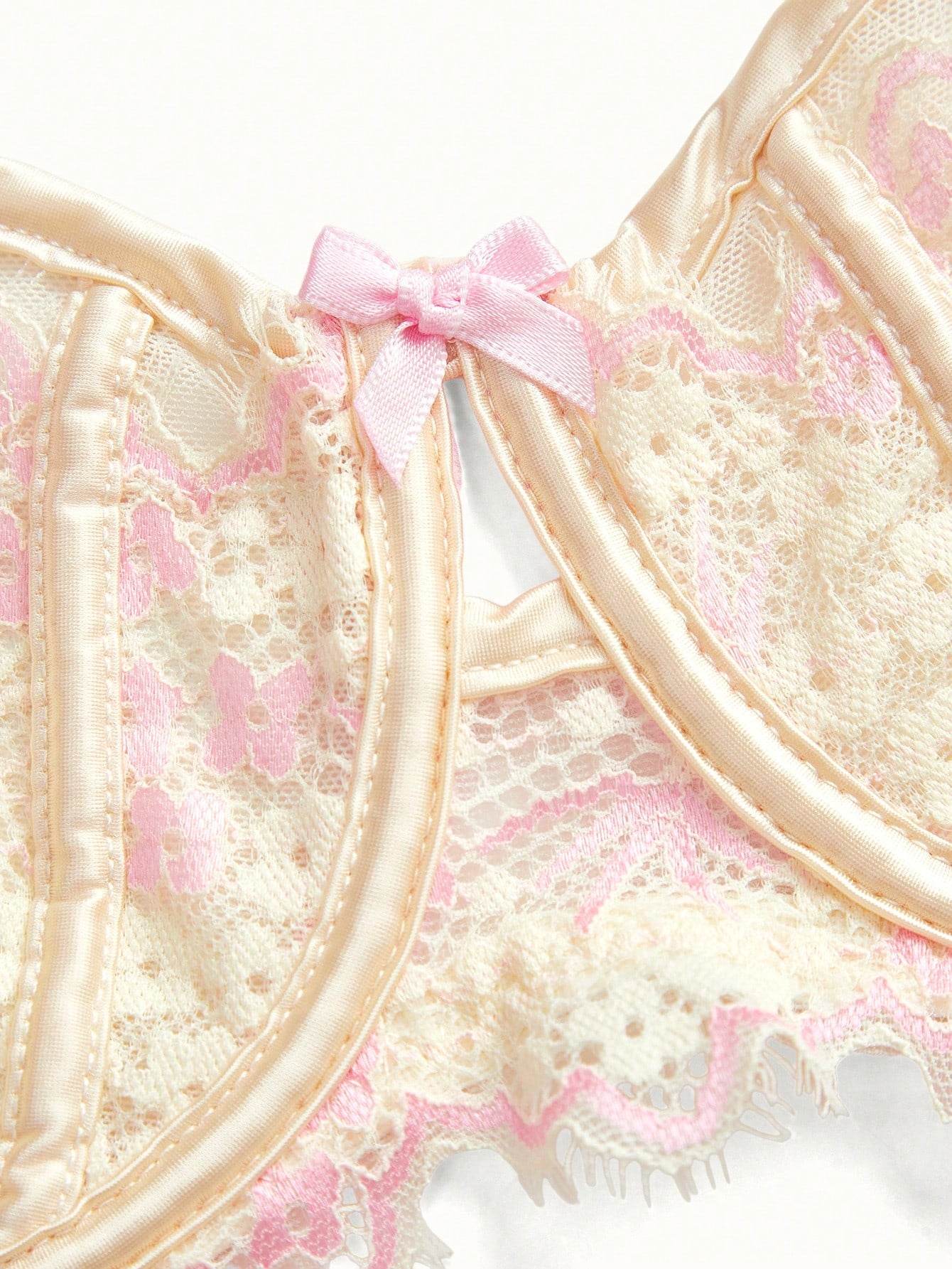 Sweet & Cute Dual-Tone Lace Wireless Bra