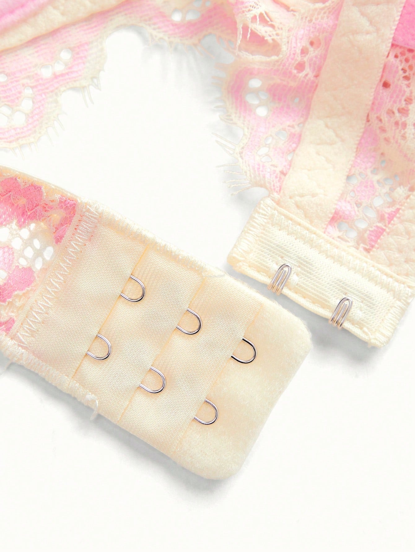 Sweet & Cute Dual-Tone Lace Wireless Bra