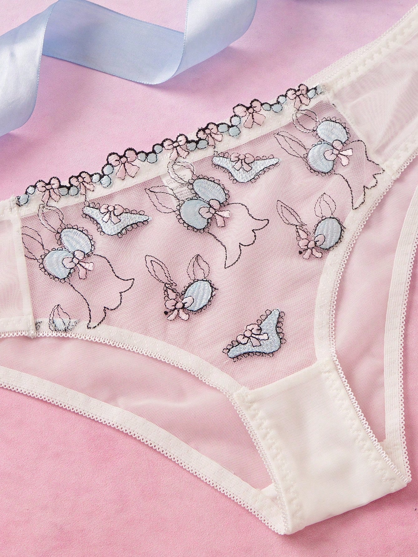 2pcs/Set Cute Floral Embroidered Underwire Bra Set With Padded Cups For Women All White Summer
