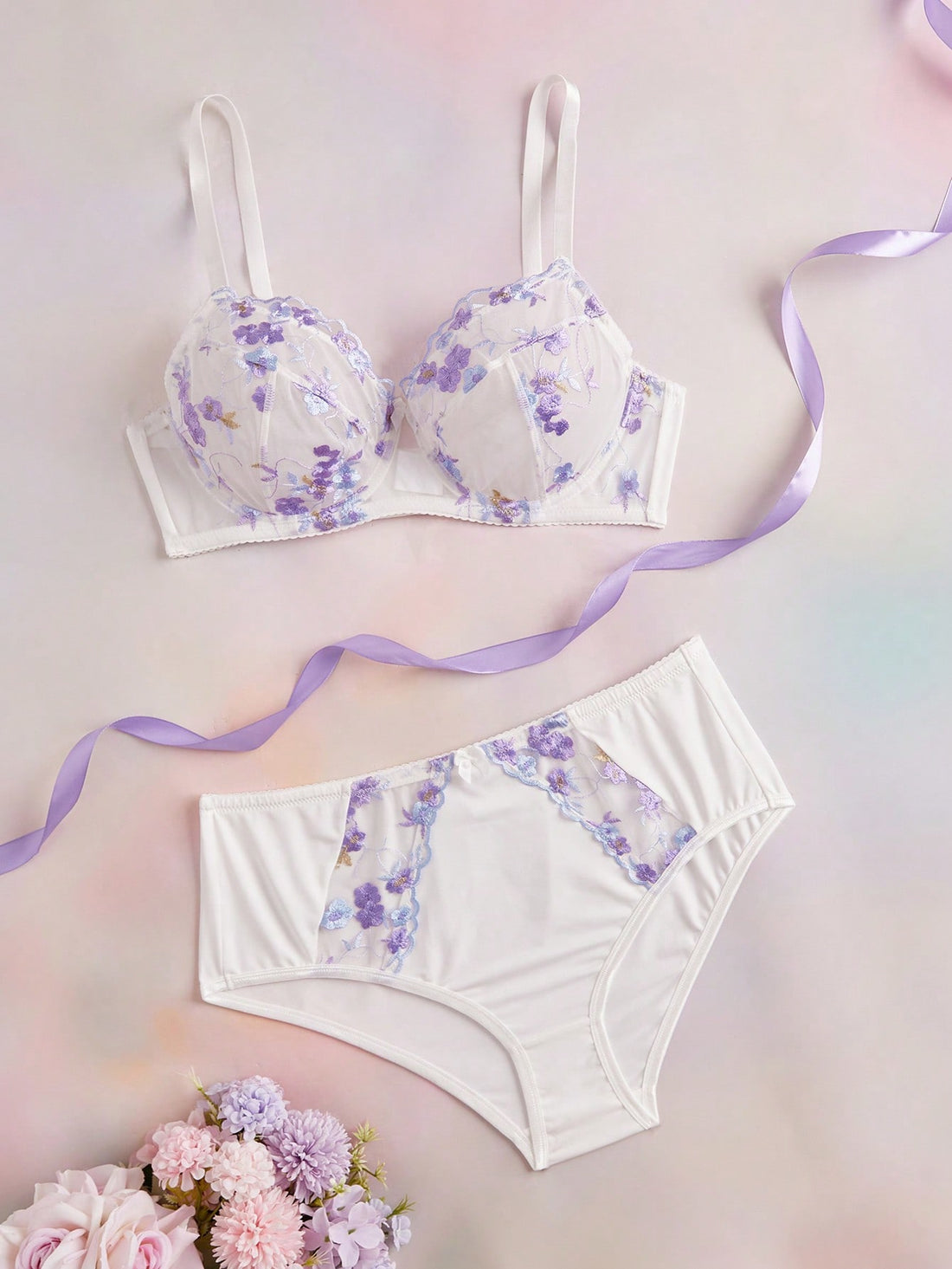 Floral Embroidery Fabric Patchwork Underwire Plus Size Lingerie Set