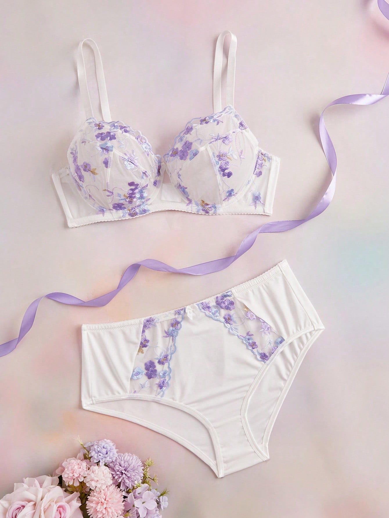 Floral Embroidery Fabric Patchwork Underwire Plus Size Lingerie Set