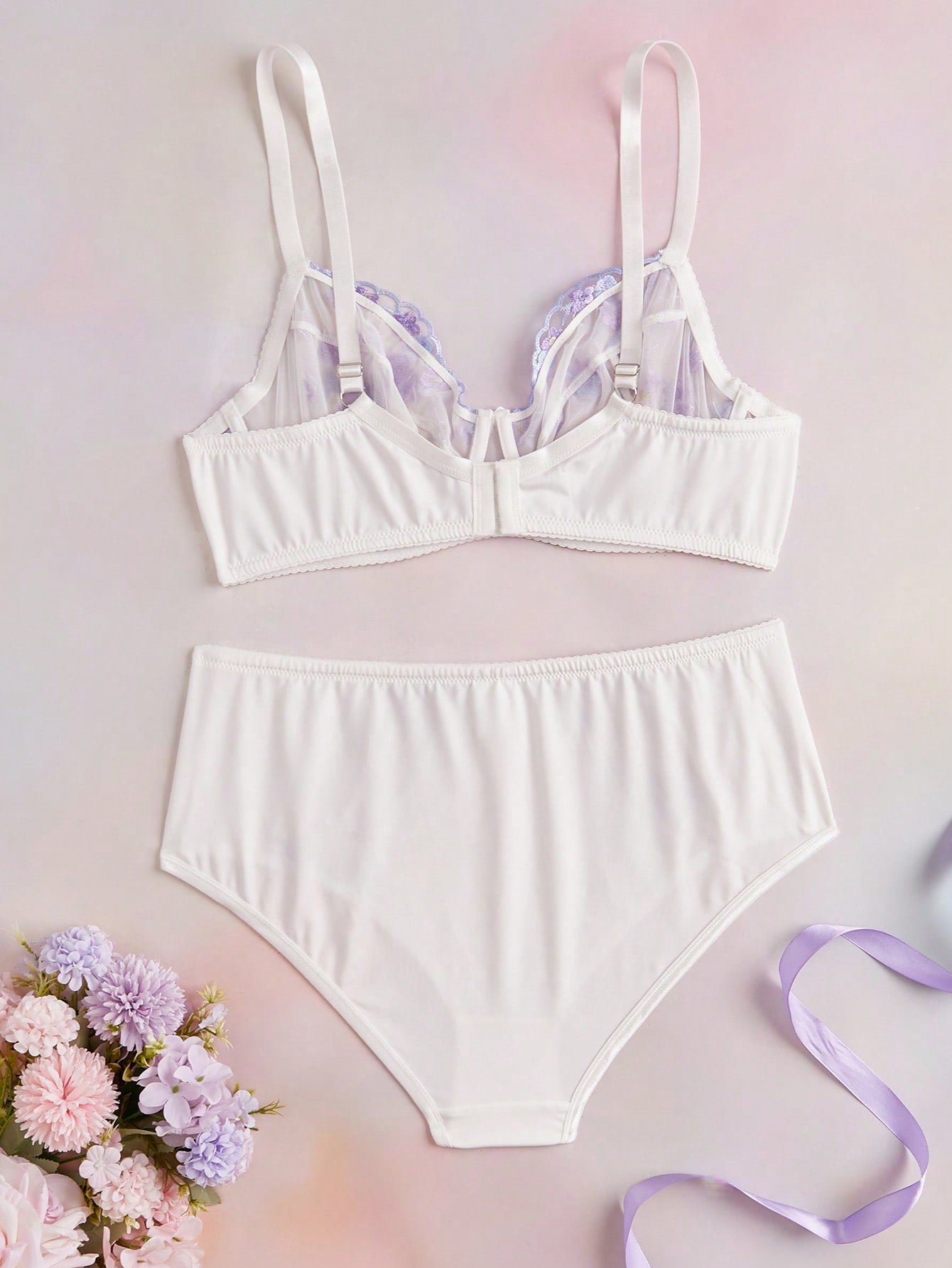 Floral Embroidery Fabric Patchwork Underwire Plus Size Lingerie Set