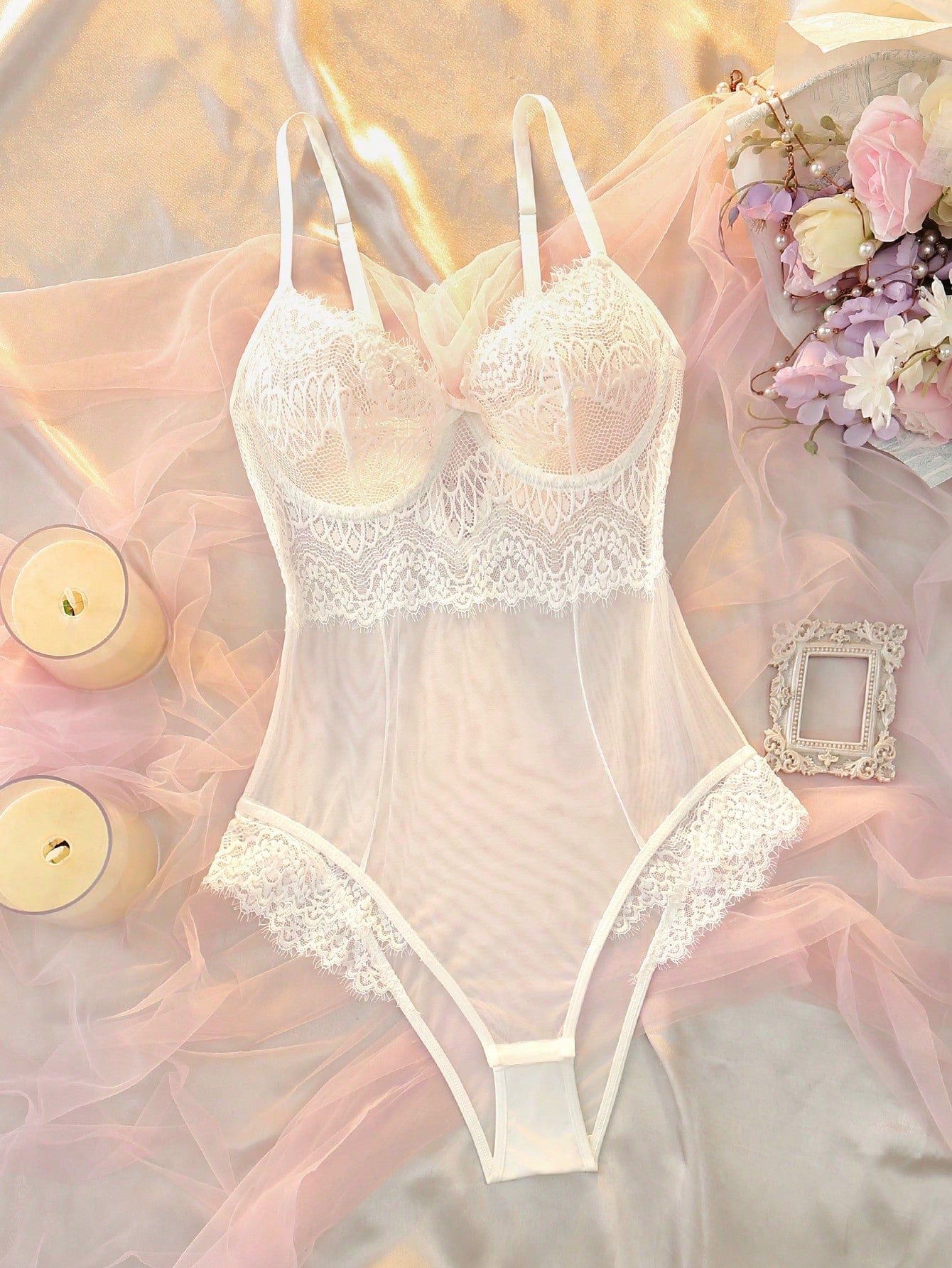 White Lace Solid Color Floral Sheer Sexy Skin-Friendly Body-Hugging Mesh Patchwork Backless Lace Patchwork Bedroom Party Outfit Lingerie Bodysuit For Women