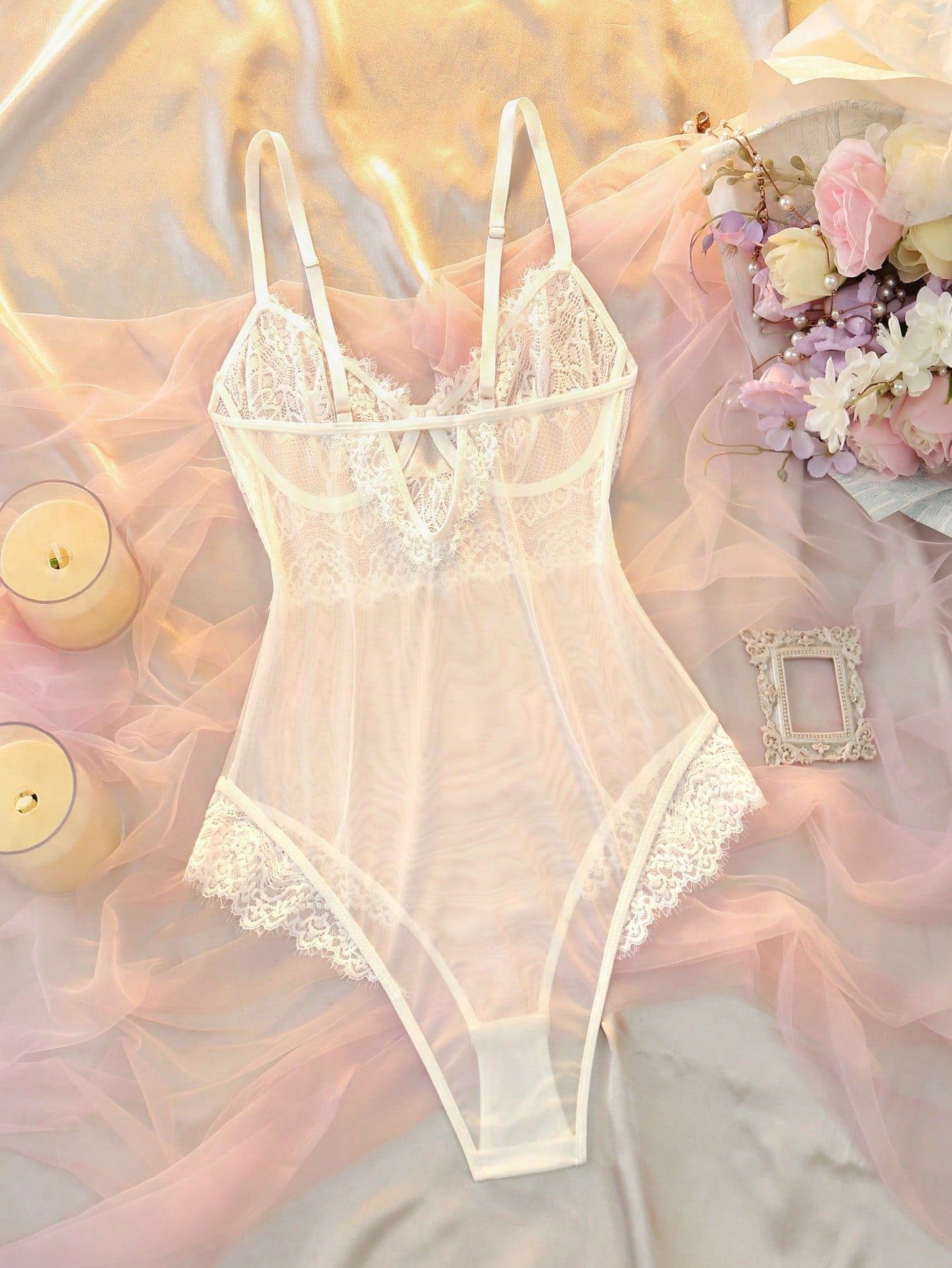 White Lace Solid Color Floral Sheer Sexy Skin-Friendly Body-Hugging Mesh Patchwork Backless Lace Patchwork Bedroom Party Outfit Lingerie Bodysuit For Women