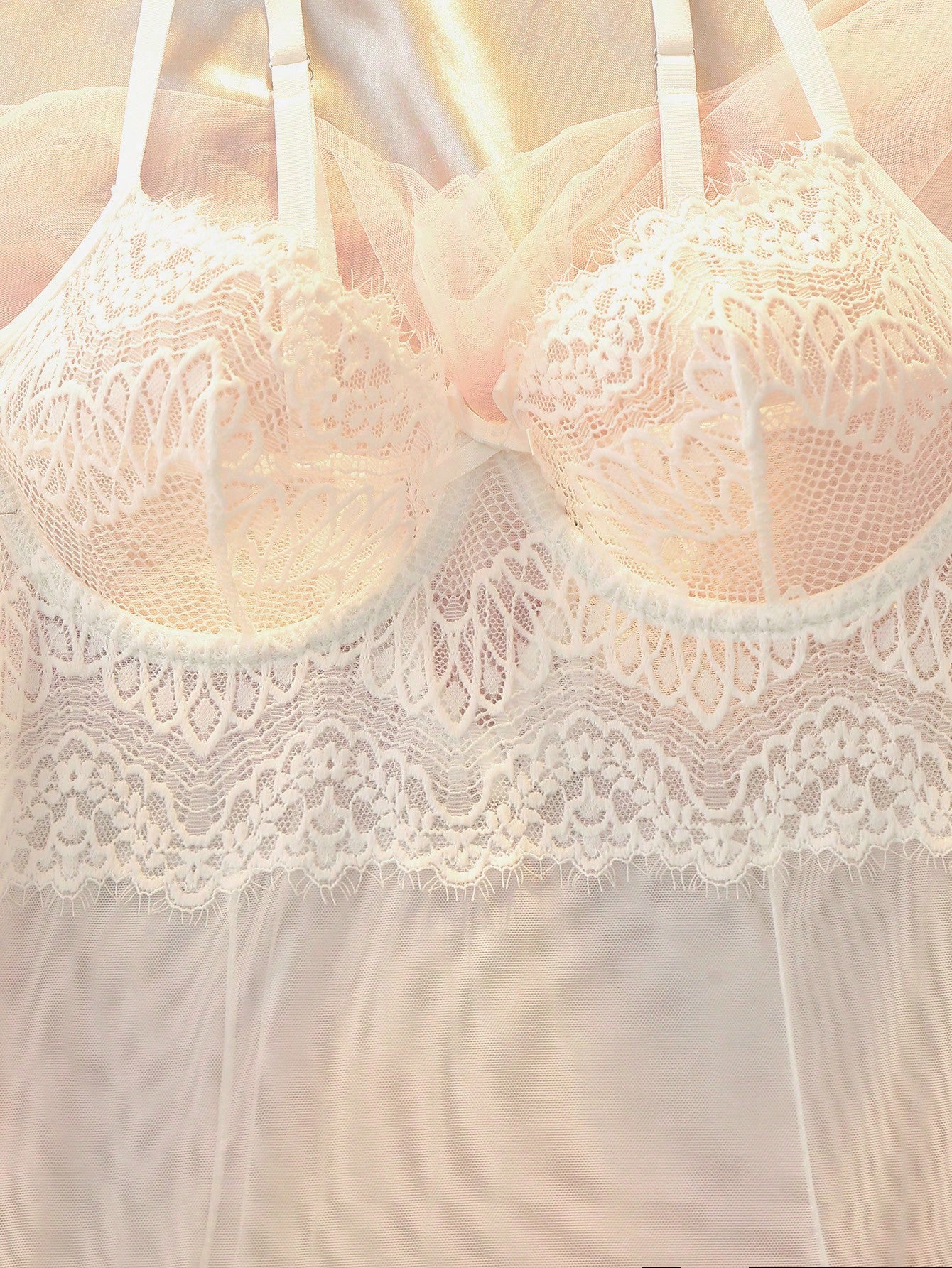 White Lace Solid Color Floral Sheer Sexy Skin-Friendly Body-Hugging Mesh Patchwork Backless Lace Patchwork Bedroom Party Outfit Lingerie Bodysuit For Women