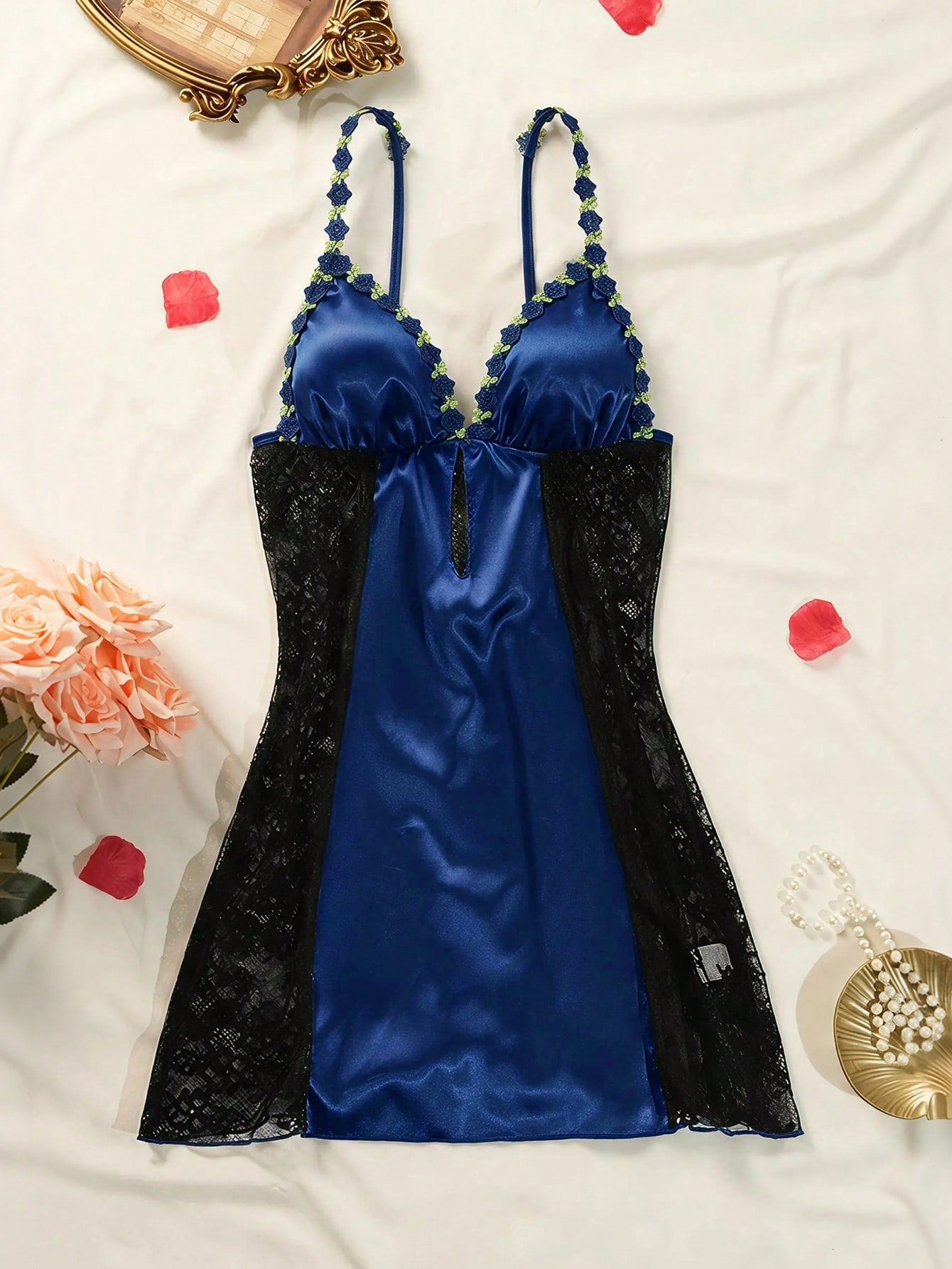 Women's Lace Patchwork Satin Nightgown, 1pc