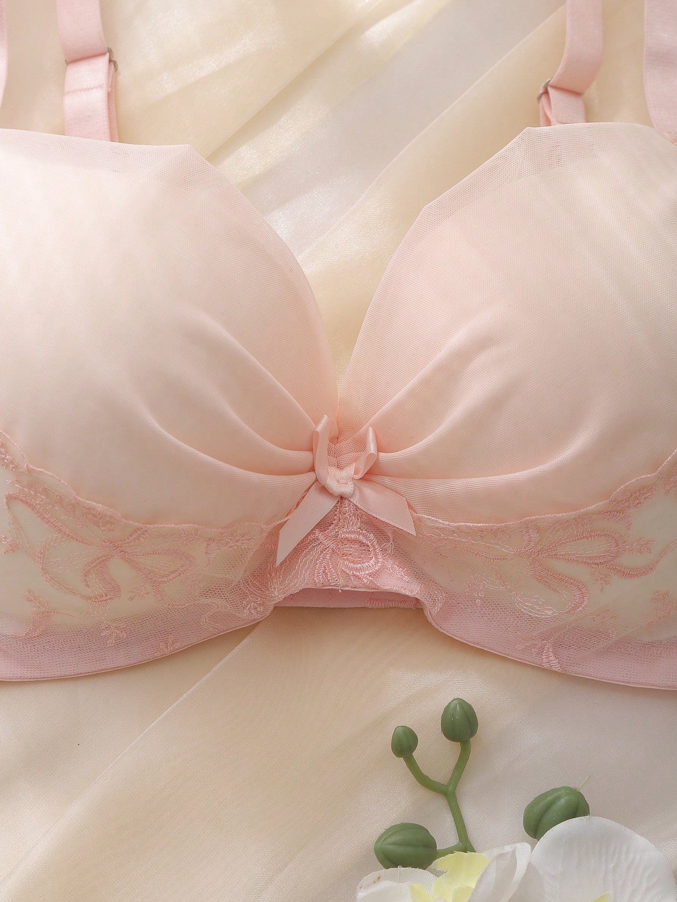 Pink Underwire Molded Cup Mesh Lace Bow Lift & Push-Up Plus Size Bra & Wireless Bra