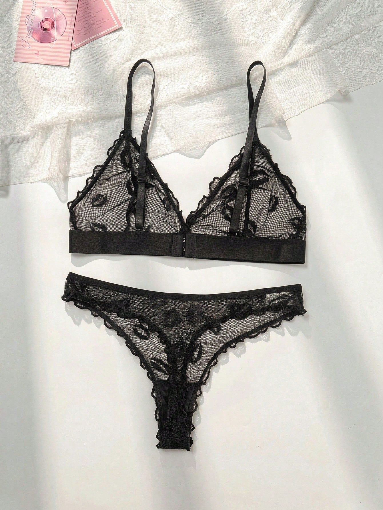 Breathable Lip Pattern Mesh Triangle Cup Bra And Thong Set Wireless Lingerie