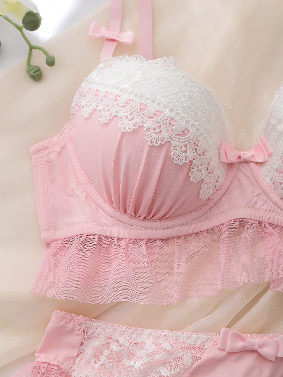 2pcs Pink & White Lace Patchwork Mesh Bow Ruffle Cup Detail Flounce Elegant Cute Pure Lolita Babydoll Underwire Molded Cup Push-Up Lift-Up Comfortable Daily Women's Lingerie Set