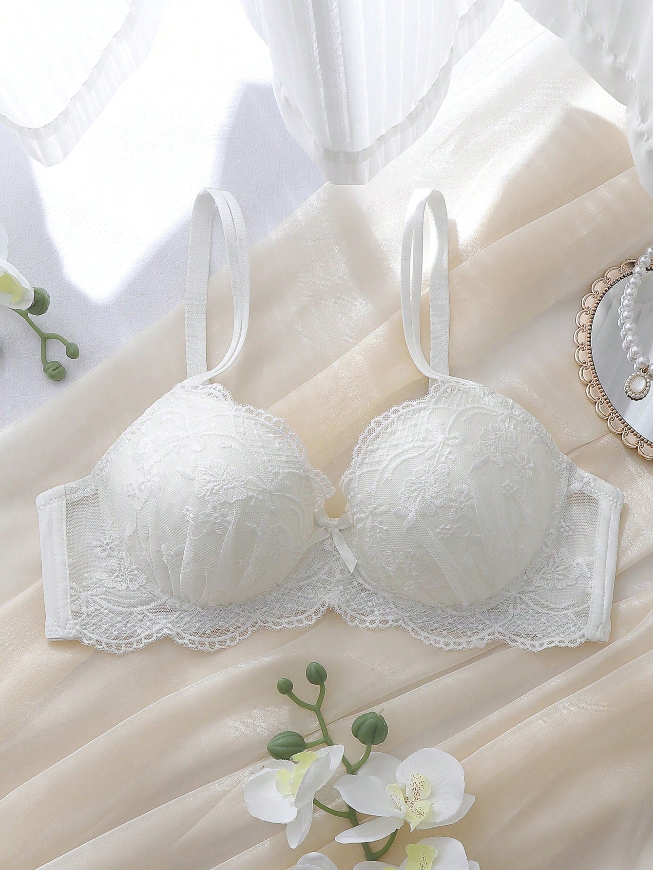 White Lace Mesh Underwire Molded Cup Push-Up Bra With Bow, Pure Cute Elegant Babydoll Sheer Cup Detail Sexy Lingerie For Women