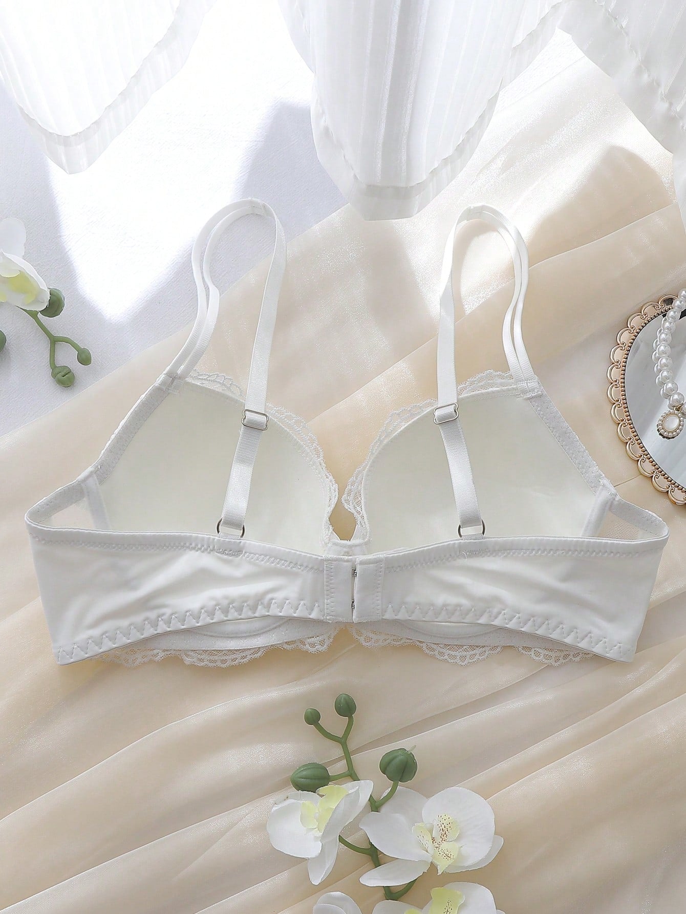White Lace Mesh Underwire Molded Cup Push-Up Bra With Bow, Pure Cute Elegant Babydoll Sheer Cup Detail Sexy Lingerie For Women