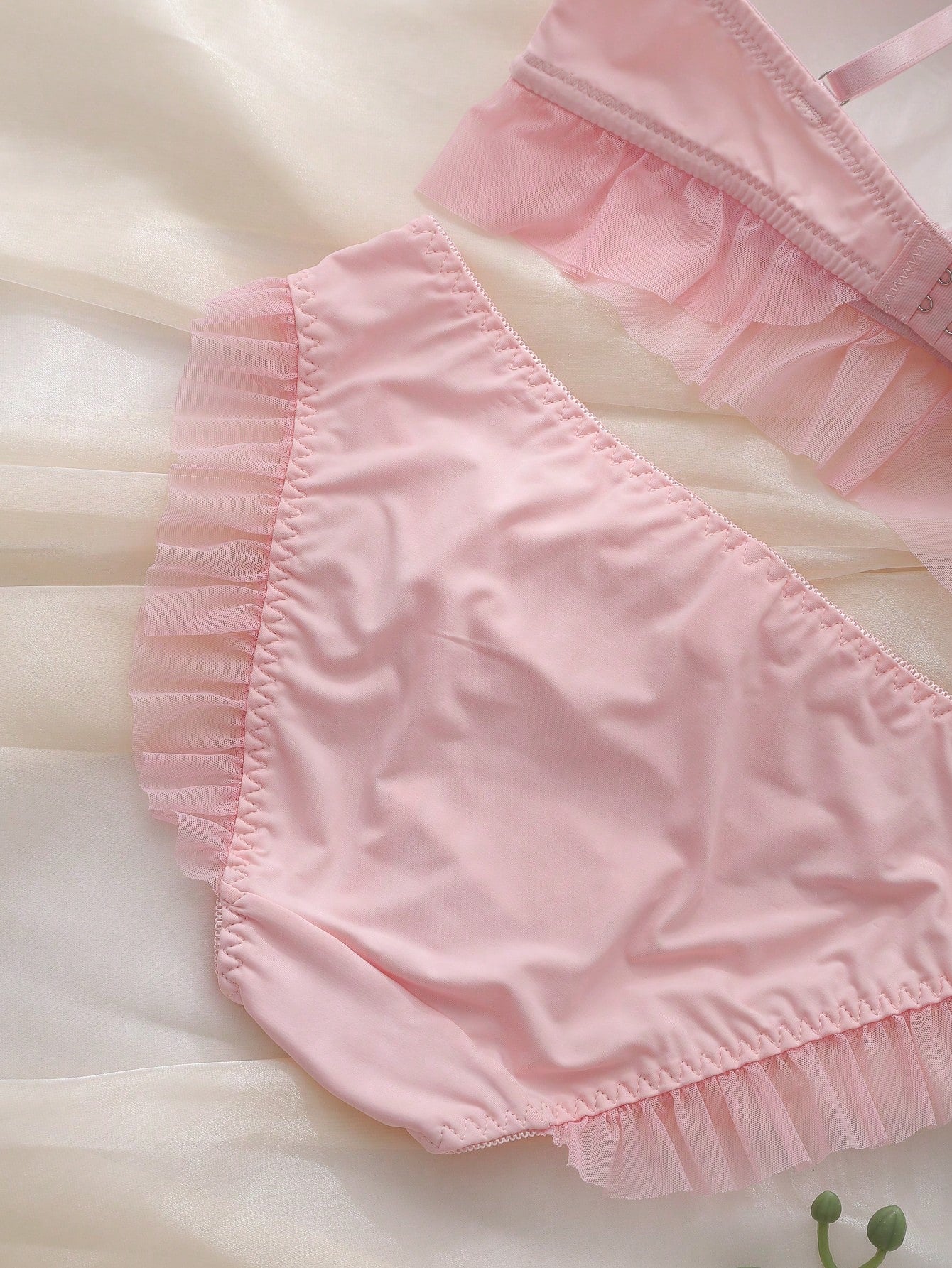 2pcs Pink & White Lace Patchwork Mesh Bow Ruffle Cup Detail Flounce Elegant Cute Pure Lolita Babydoll Underwire Molded Cup Push-Up Lift-Up Comfortable Daily Women's Lingerie Set