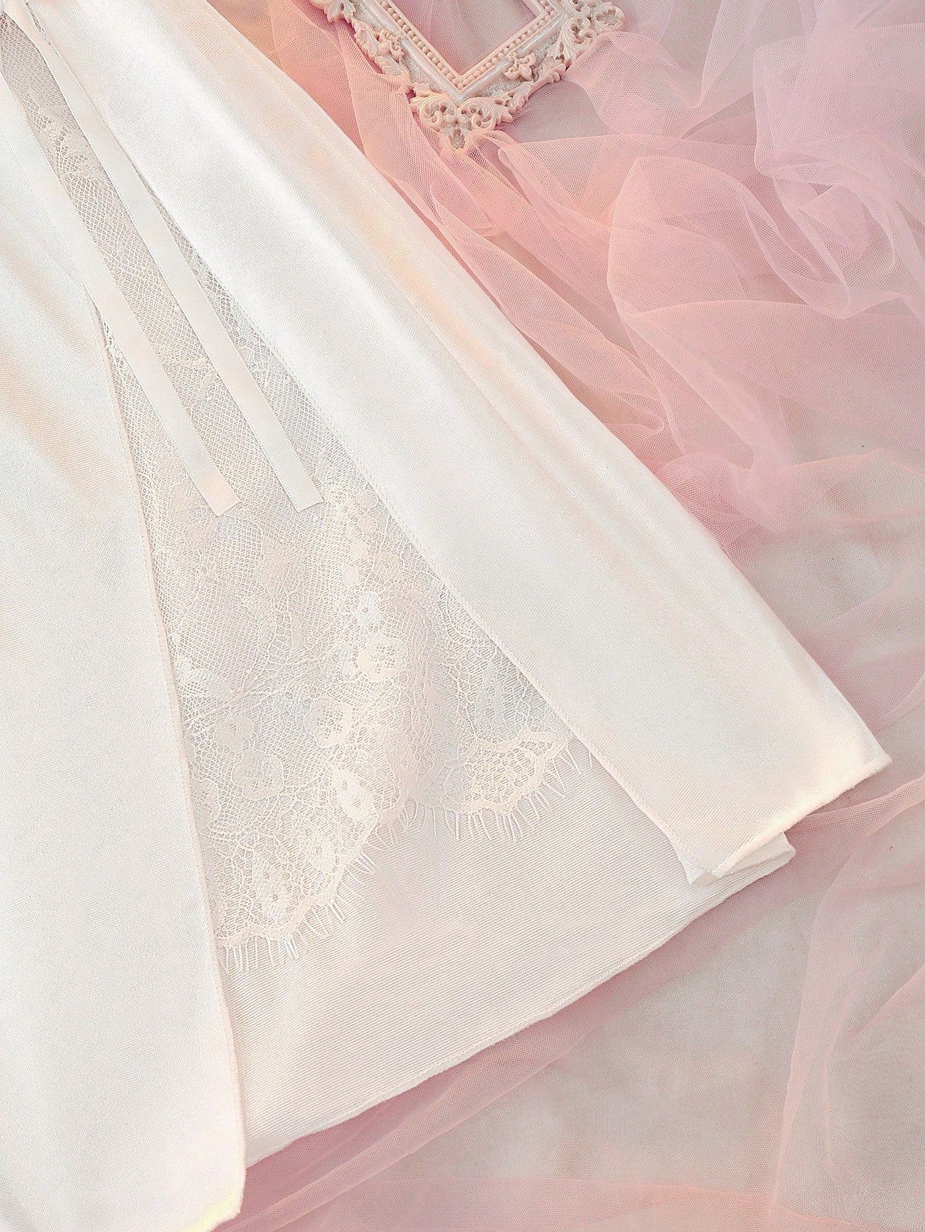 White Satin Lace Patchwork Side High Slit Wide Slit Slimming Body Curve Waist-Cinching Sexy Elegant Sheer Bedroom Boudoir Romantic Plus Size Nightgown