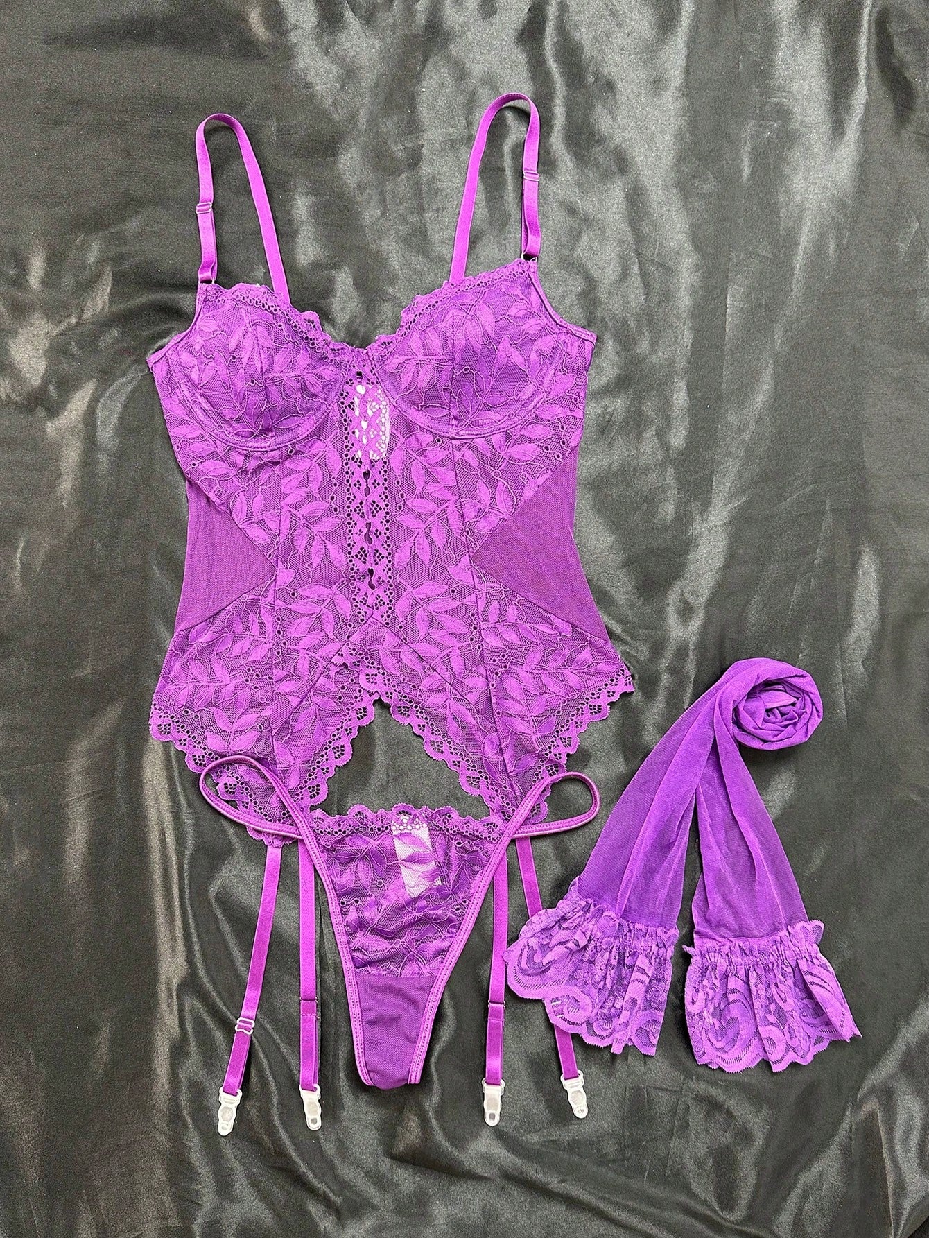 4-Piece Lace Lingerie Set with Underwire Bra and Stockings